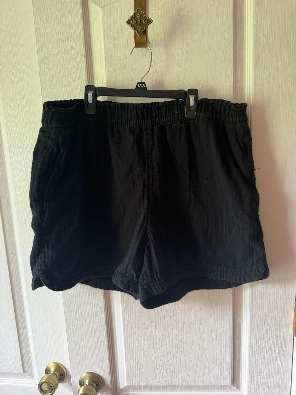 Old Navy Black Elastic-Waist Athletic Shorts